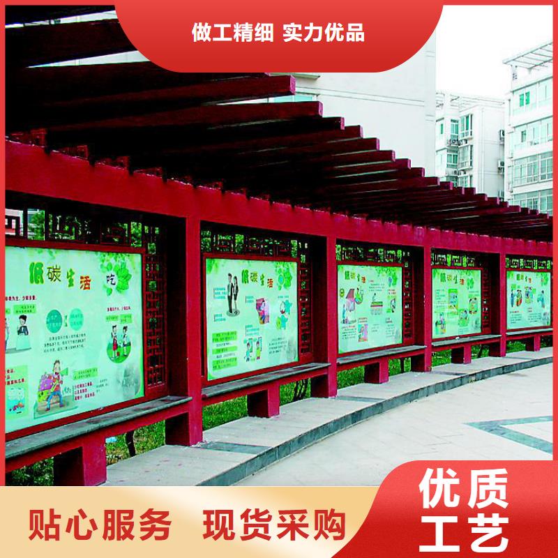 医院宣传栏灯箱来厂考察